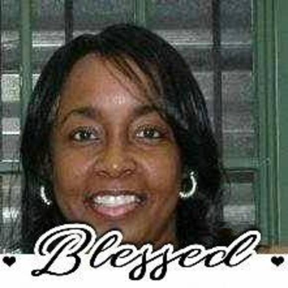 Meet your Posher, Loretta - Picture 1 of 1